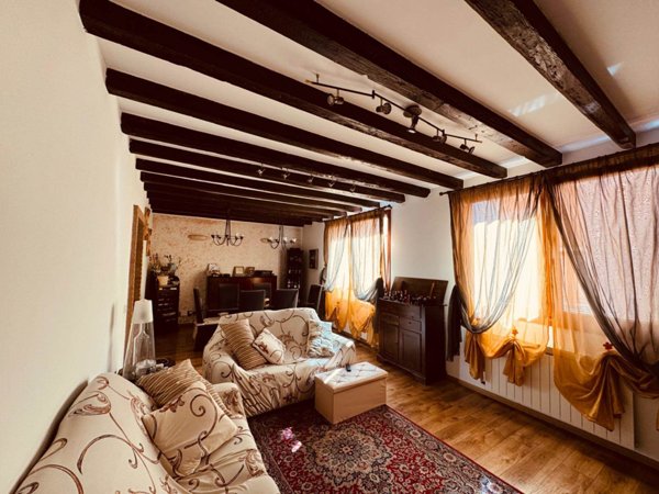 casa indipendente in vendita a Chioggia