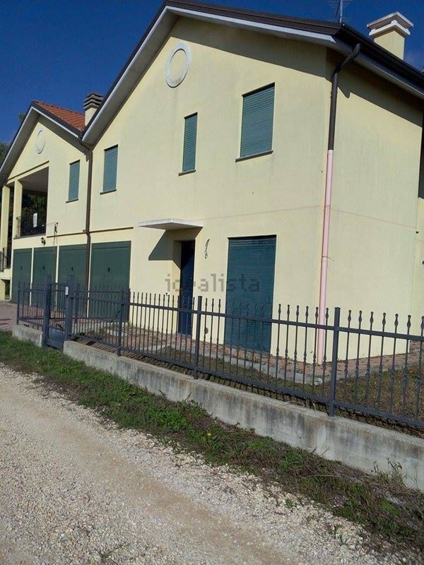 casa indipendente in vendita a Chioggia in zona Cà Lino