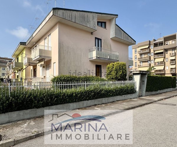 casa indipendente in vendita a Chioggia in zona Sottomarina