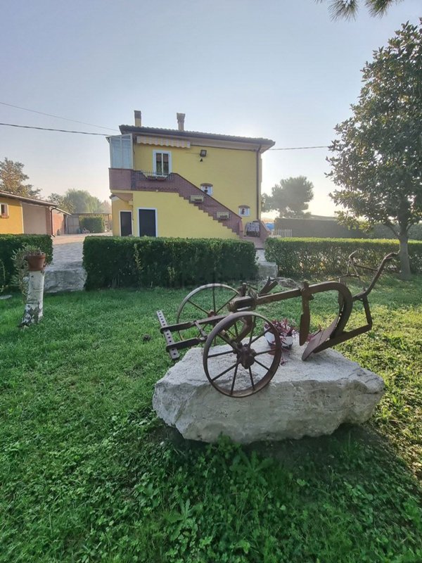 casa indipendente in vendita a Chioggia in zona Cavana