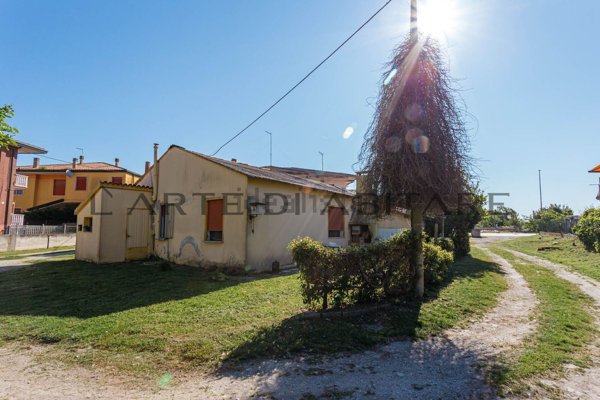 casa indipendente in vendita a Chioggia in zona Cà Lino