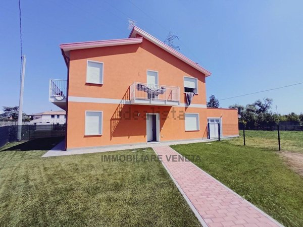 casa indipendente in vendita a Chioggia in zona Punta Gorzone