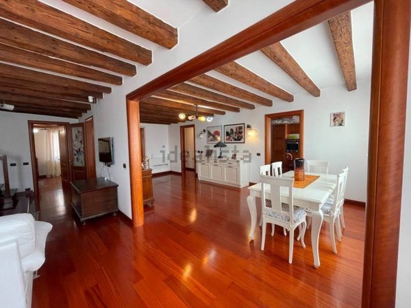 appartamento in vendita a Chioggia in zona Sottomarina