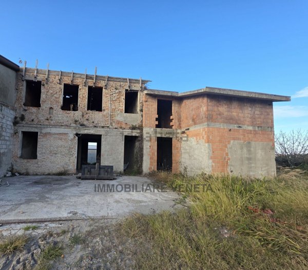 casa indipendente in vendita a Chioggia in zona Cà Lino