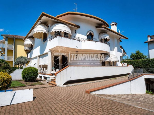 casa indipendente in vendita a Chioggia in zona Sottomarina