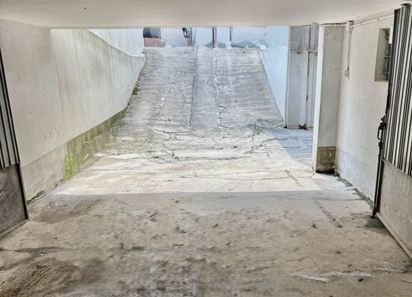 casa semindipendente in vendita a Chioggia in zona Sottomarina