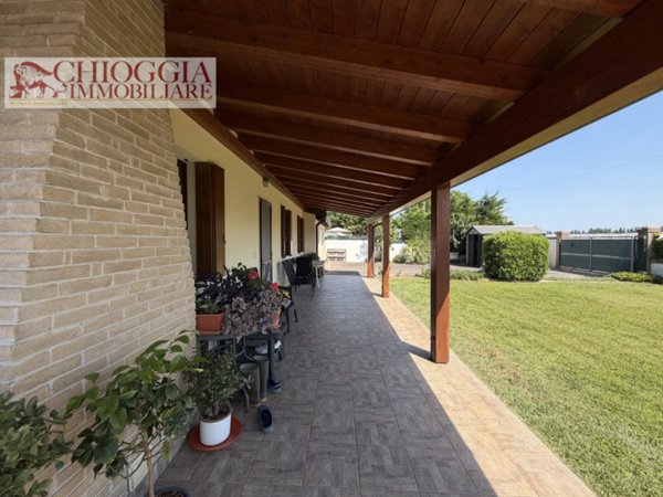 casa indipendente in vendita a Chioggia in zona Cà Lino