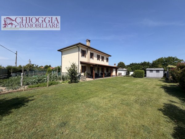 casa indipendente in vendita a Chioggia in zona Cà Lino