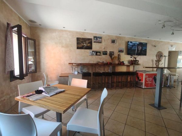 negozio in vendita a Chioggia in zona Cavanella d'Adige