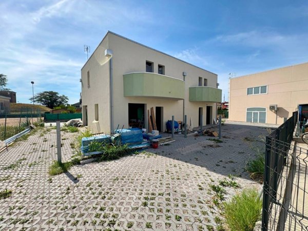casa indipendente in vendita a Chioggia in zona Brondolo