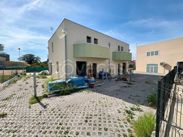 casa indipendente in vendita a Chioggia in zona Sottomarina