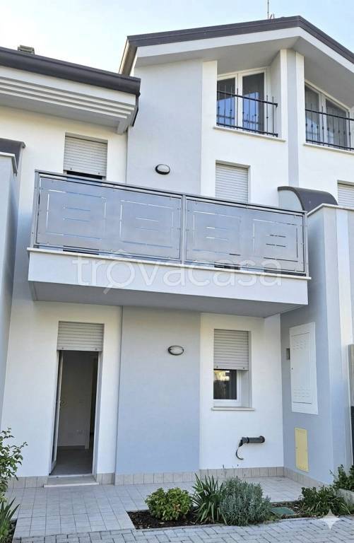 casa indipendente in vendita a Chioggia in zona Cavanella d'Adige