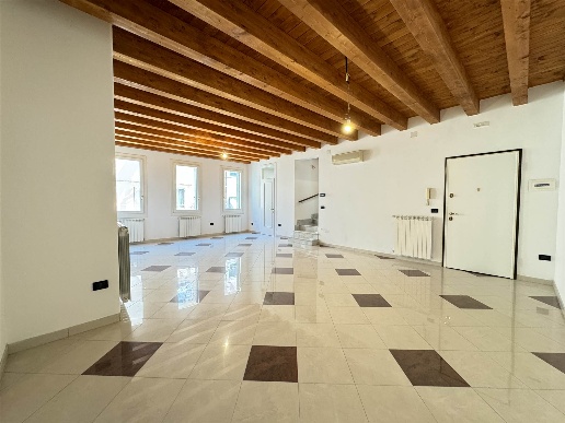 appartamento in vendita a Chioggia in zona Sottomarina