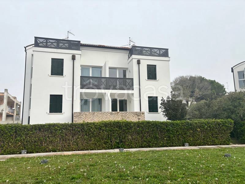 casa indipendente in vendita a Chioggia in zona Sottomarina