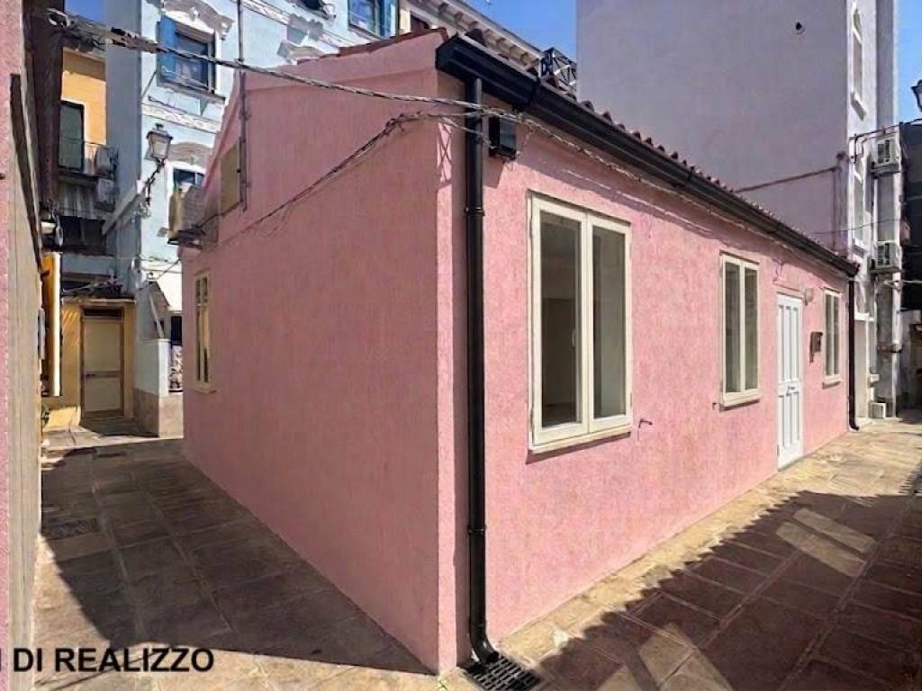 casa indipendente in vendita a Chioggia in zona Sottomarina