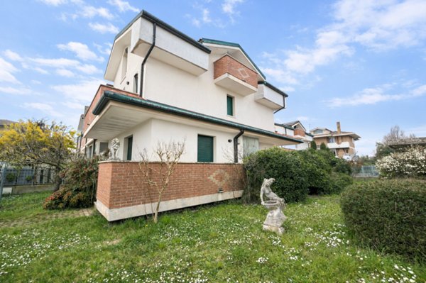 casa indipendente in vendita a Chioggia in zona Brondolo