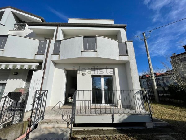 casa indipendente in vendita a Chioggia in zona Cavanella d'Adige