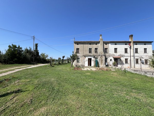 casa indipendente in vendita a Chioggia in zona Sant'Anna di Chioggia