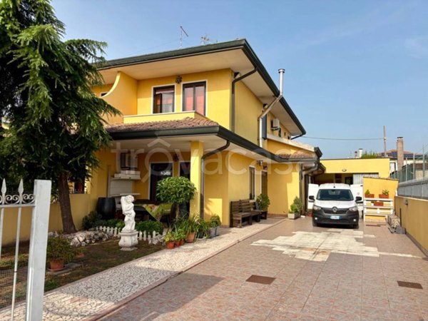 casa indipendente in vendita a Chioggia in zona Valli
