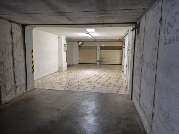 box auto in vendita a Chioggia in zona Sottomarina