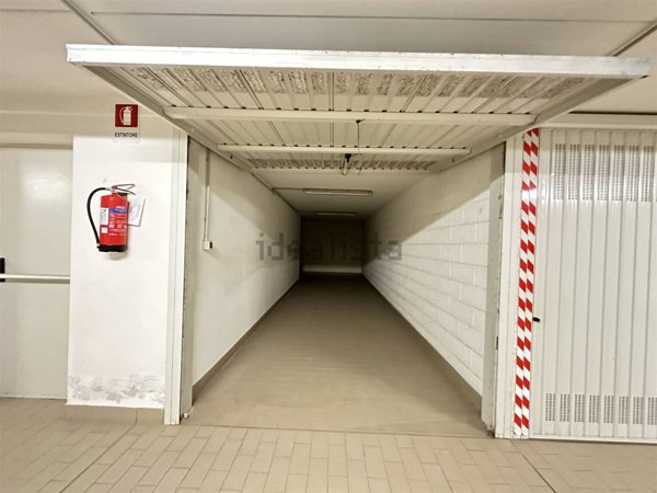 box auto in vendita a Chioggia in zona Sottomarina