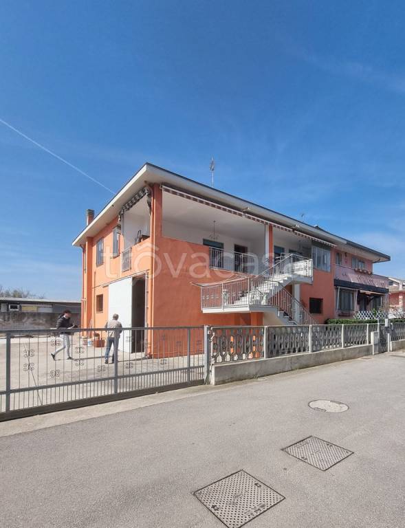 casa indipendente in vendita a Chioggia in zona Cà Lino