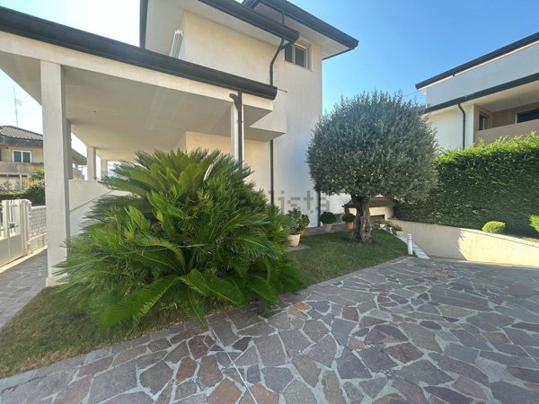 casa indipendente in vendita a Chioggia