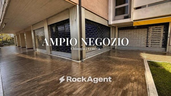locale commerciale in vendita a Chioggia in zona Bacucco