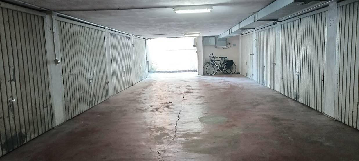 box auto in vendita a Chioggia in zona Sottomarina