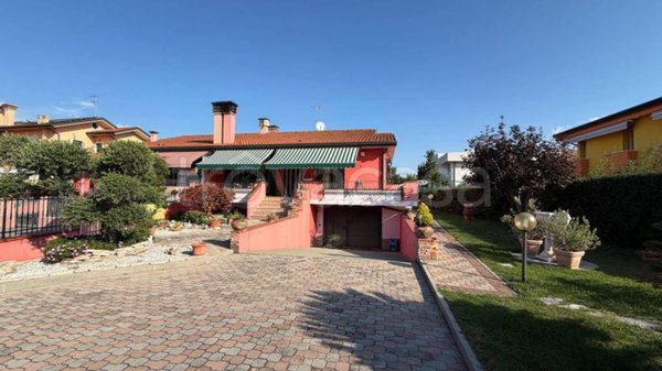 casa indipendente in vendita a Chioggia in zona Valli