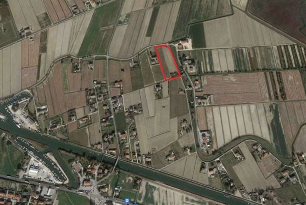 terreno in vendita a Chioggia in zona Valli