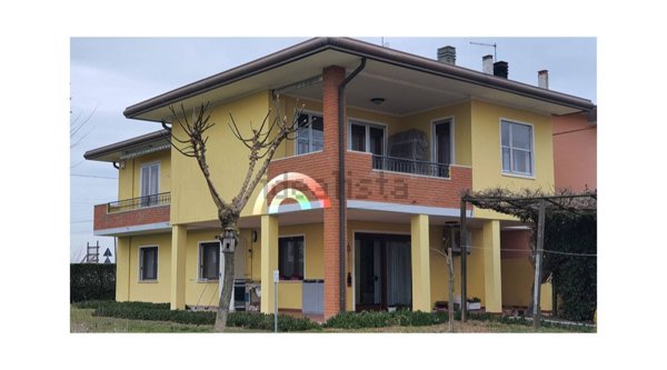 casa indipendente in vendita a Chioggia in zona Cà Lino