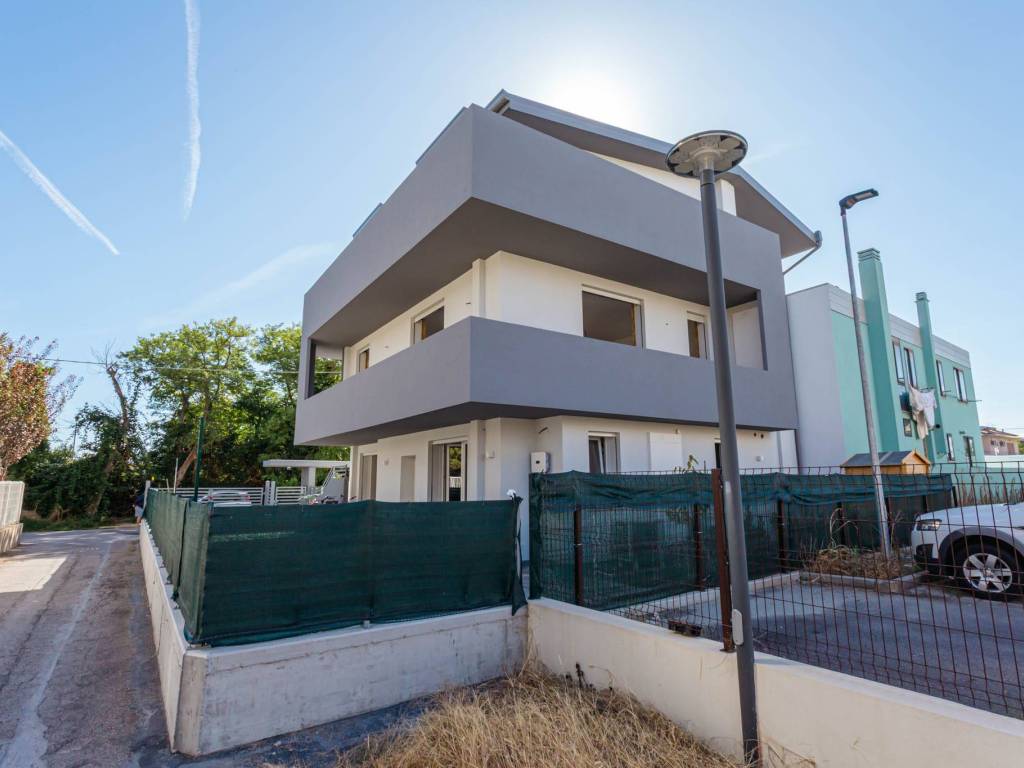 casa indipendente in vendita a Chioggia in zona Borgo San Giovanni