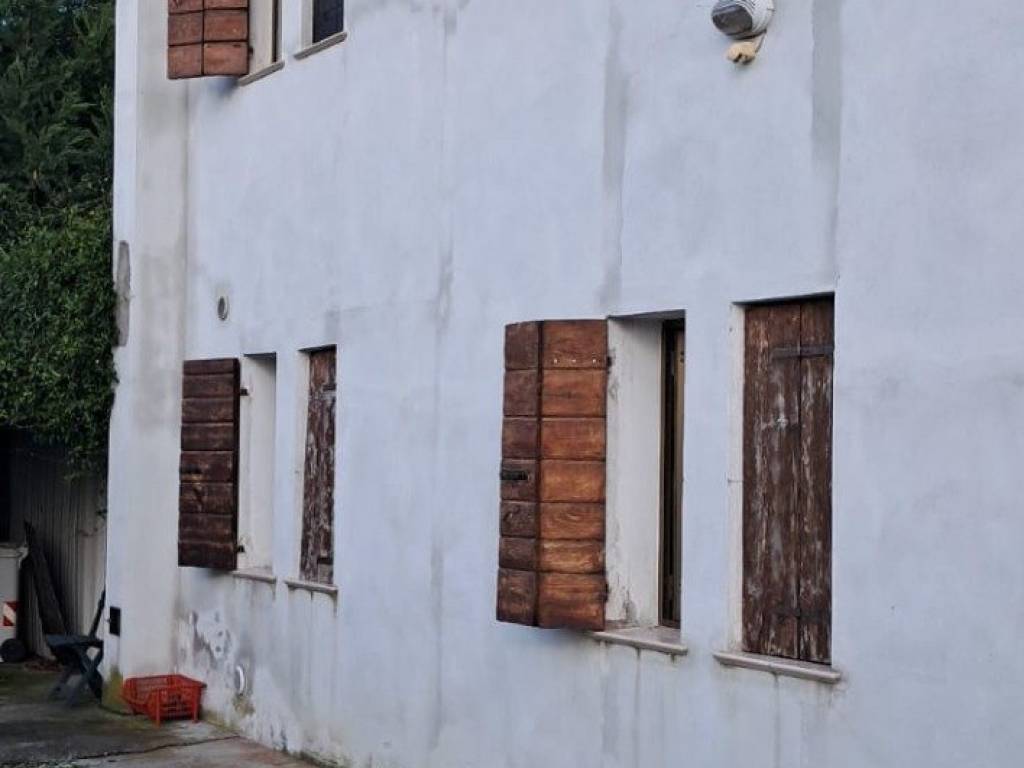 casa indipendente in vendita a Cinto Caomaggiore in zona Settimo