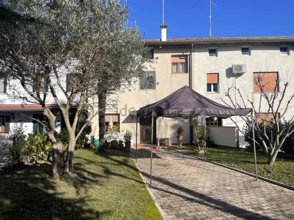 casa indipendente in vendita a Cinto Caomaggiore in zona Settimo