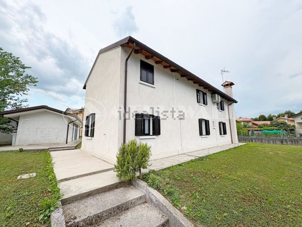 casa indipendente in vendita a Cinto Caomaggiore in zona Settimo