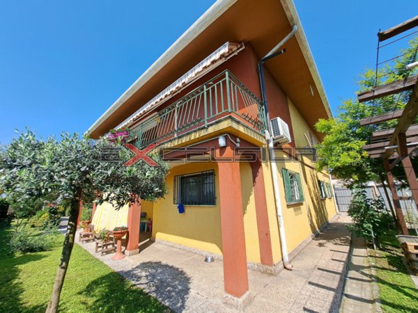 casa indipendente in vendita a Cona