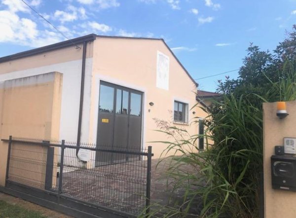 capannone in vendita a Cona