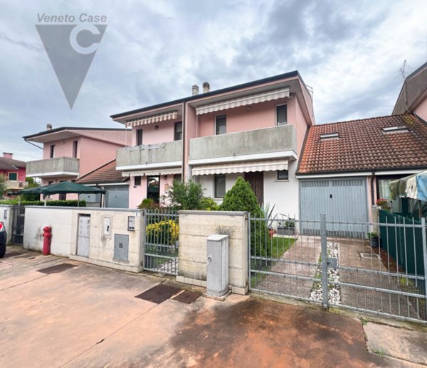casa indipendente in vendita a Cona