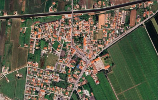 locale di sgombero in vendita a Cona