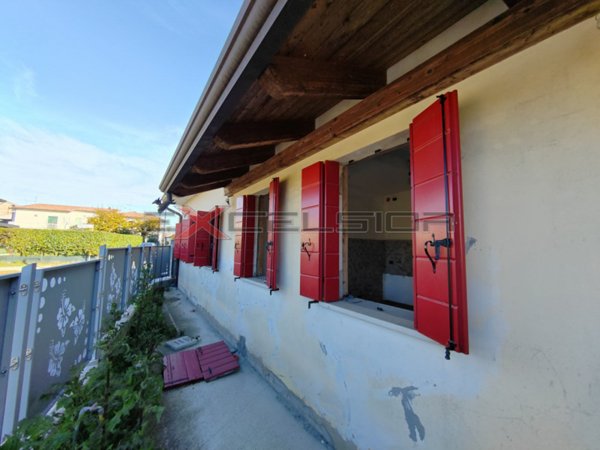casa indipendente in vendita a Cona