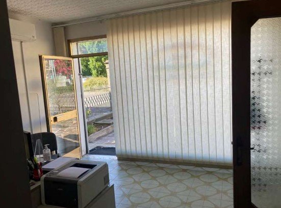 negozio in vendita a Cona