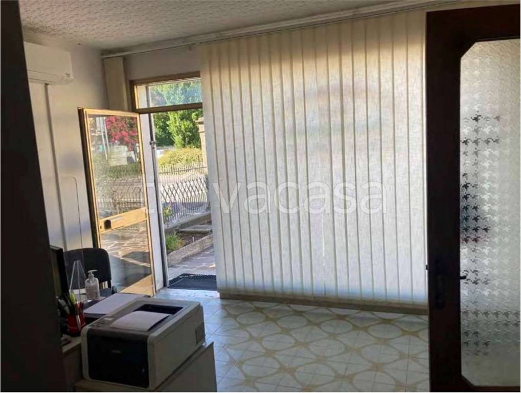 negozio in vendita a Cona