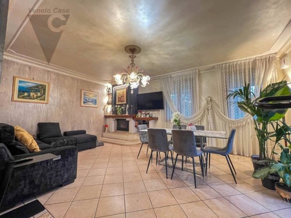 casa indipendente in vendita a Cona