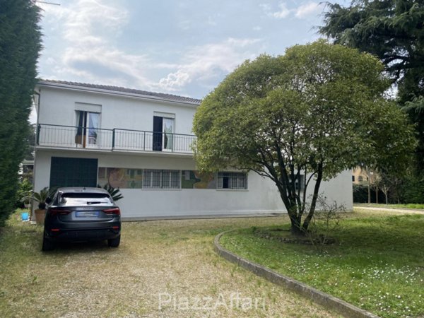 casa indipendente in vendita a Cona