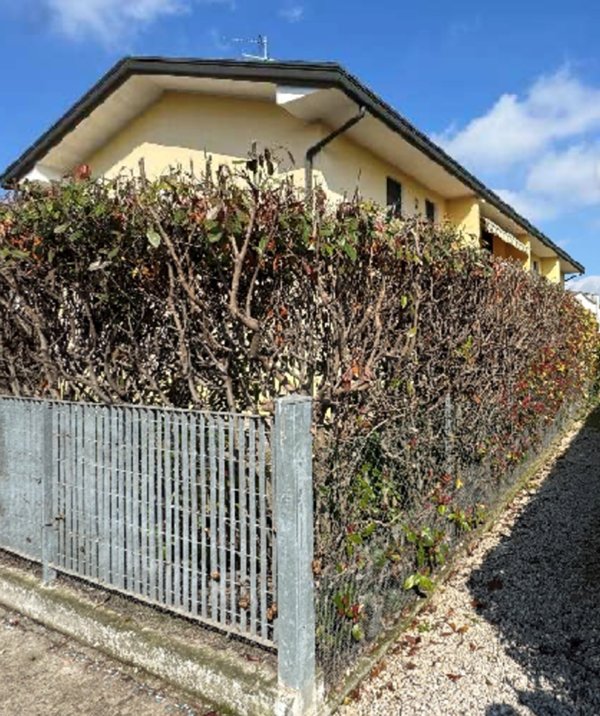 casa indipendente in vendita a Cona in zona Cantarana