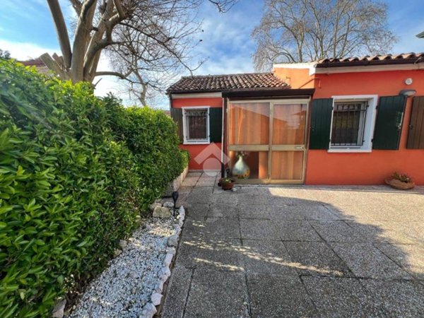 casa indipendente in vendita a Cona