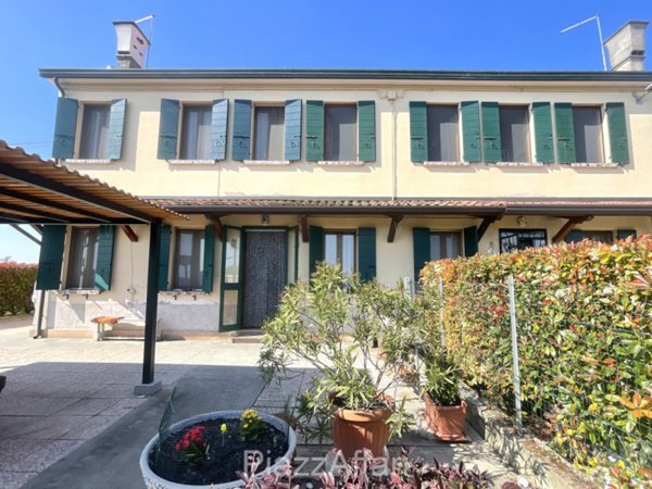 casa indipendente in vendita a Cona