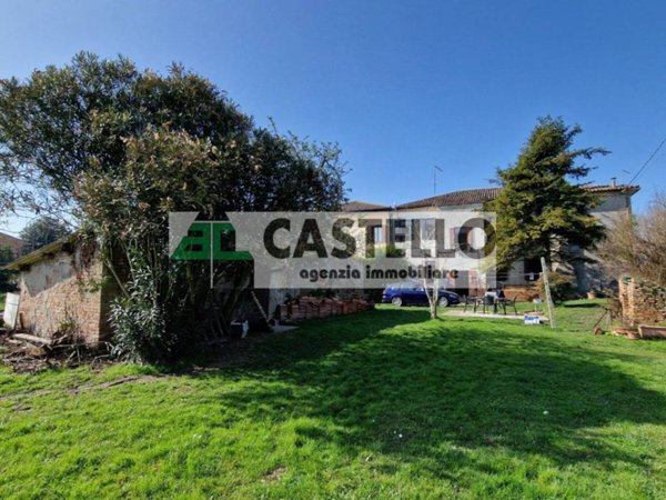 casa indipendente in vendita a Cona in zona Cantarana