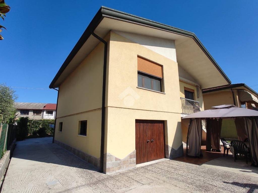 casa indipendente in vendita a Cona